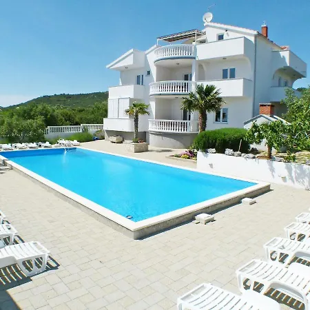 公寓 Rina-2 By Interhome